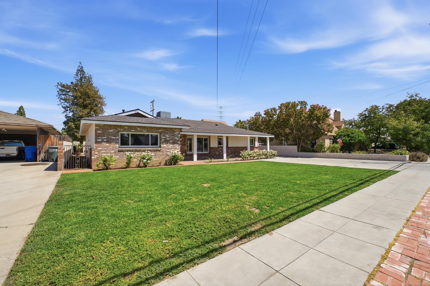 2146 N Maple Avenue