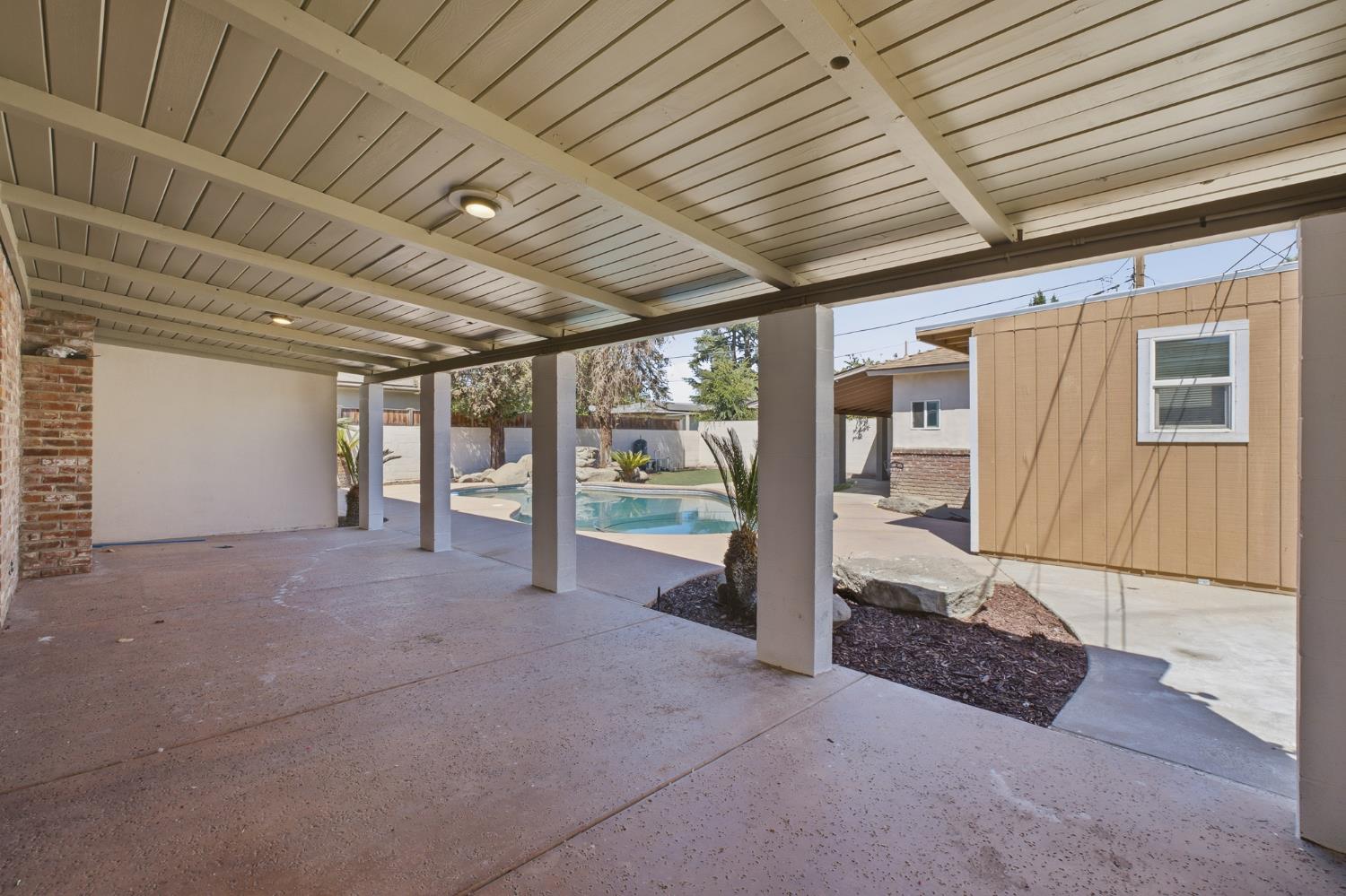 2146 N Maple Avenue