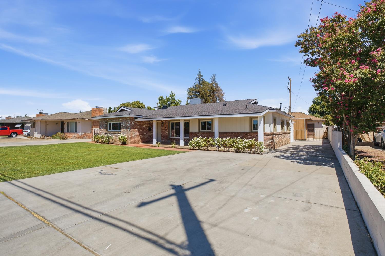 2146 N Maple Avenue