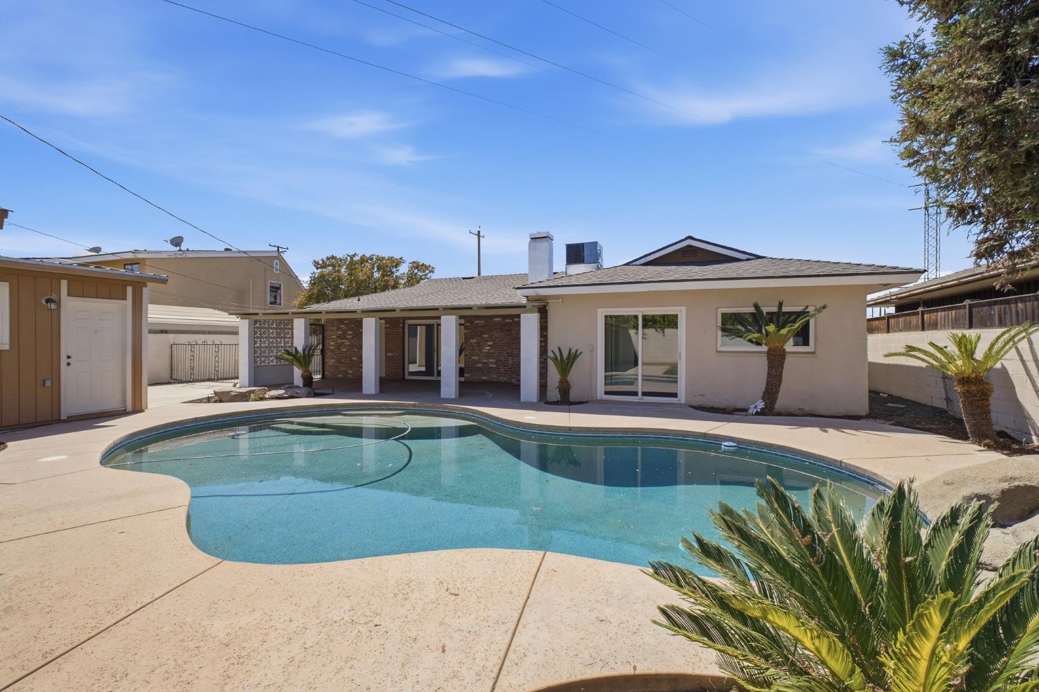 2146 N Maple Avenue