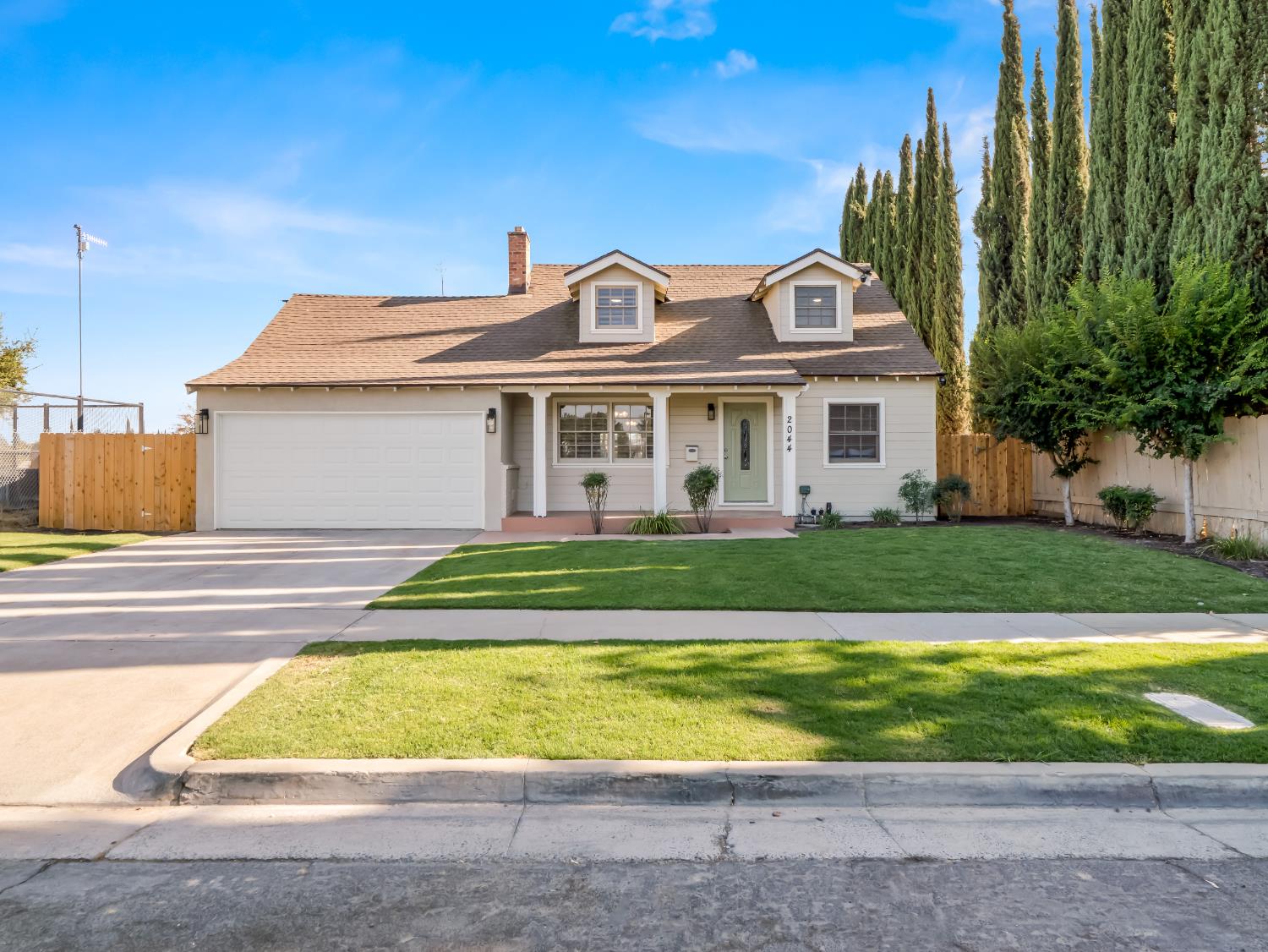 2044 E Sierra Madre Avenue