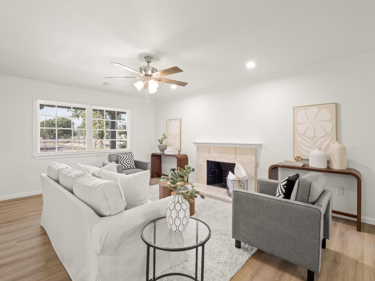 2044 E Sierra Madre Avenue
