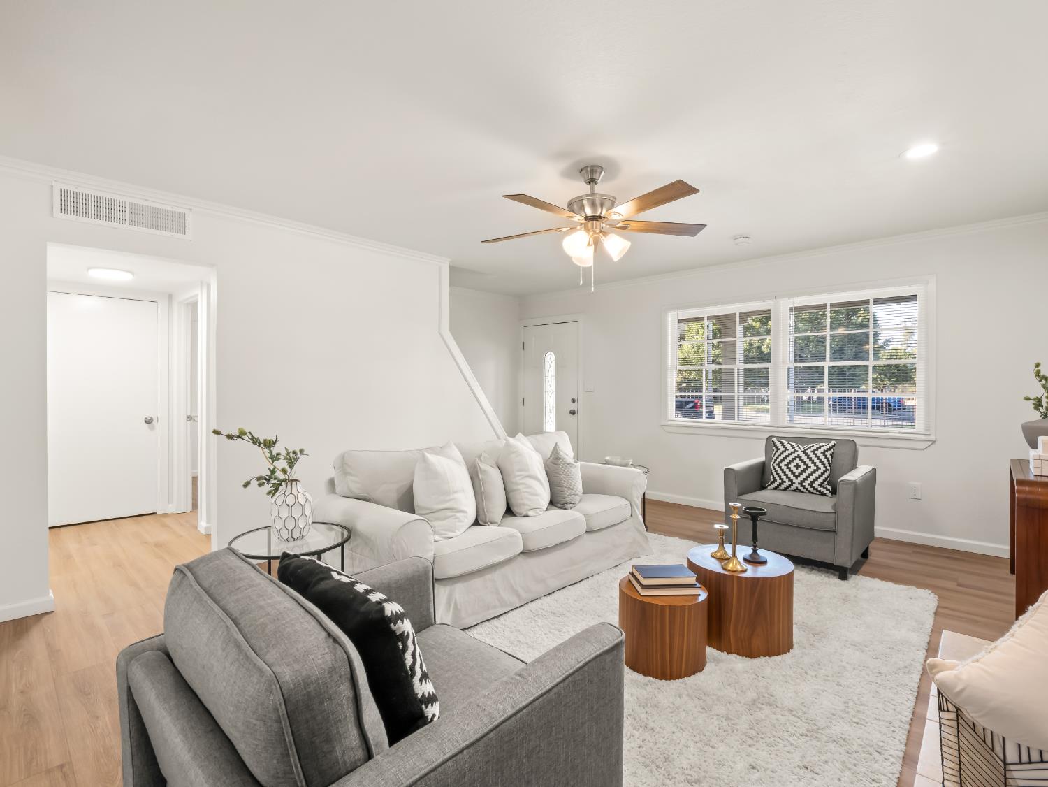 2044 E Sierra Madre Avenue