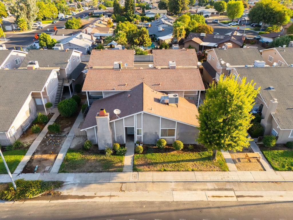 581 W Ashlan Avenue