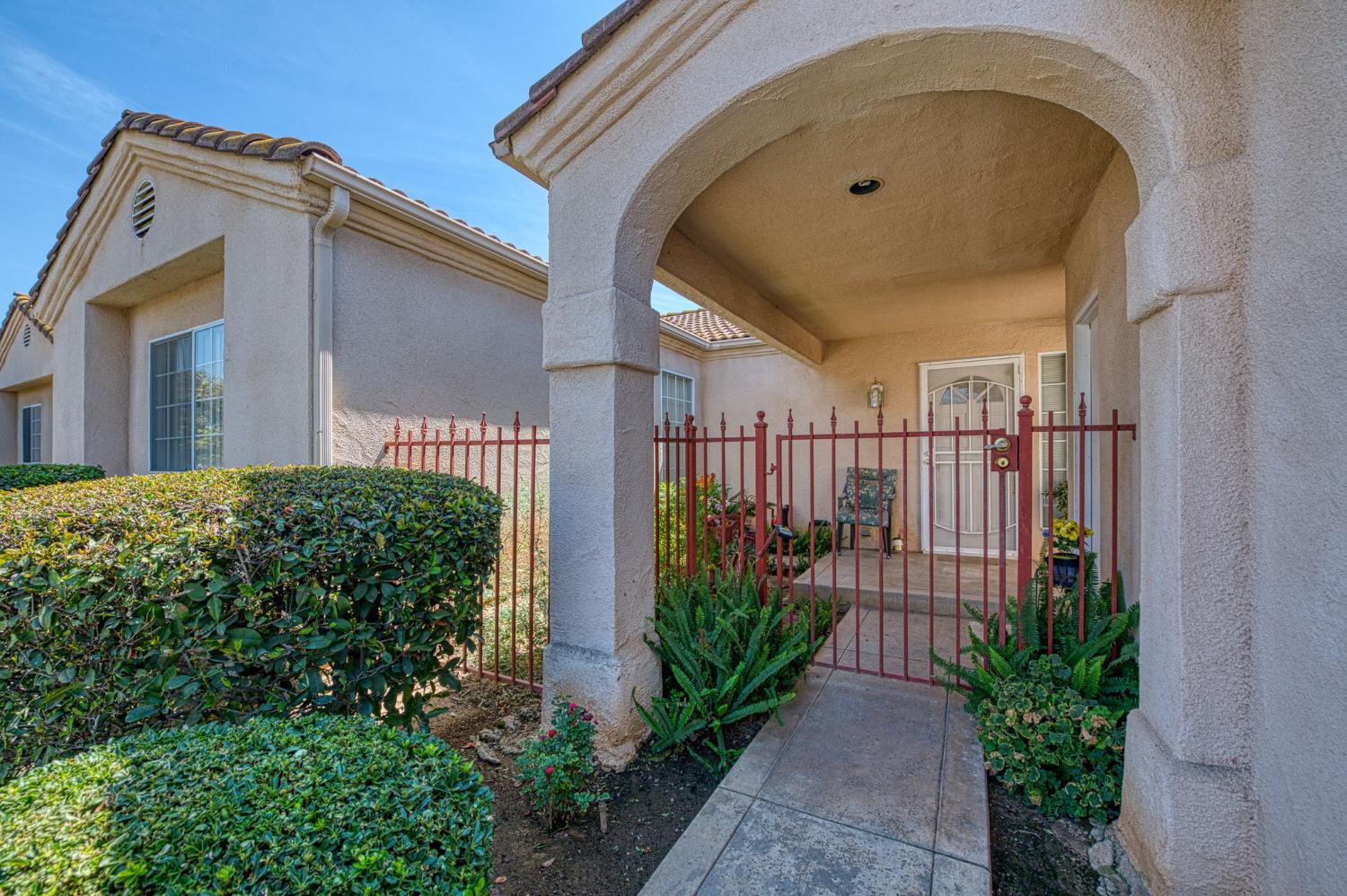 6706 N Chestnut Avenue # 103