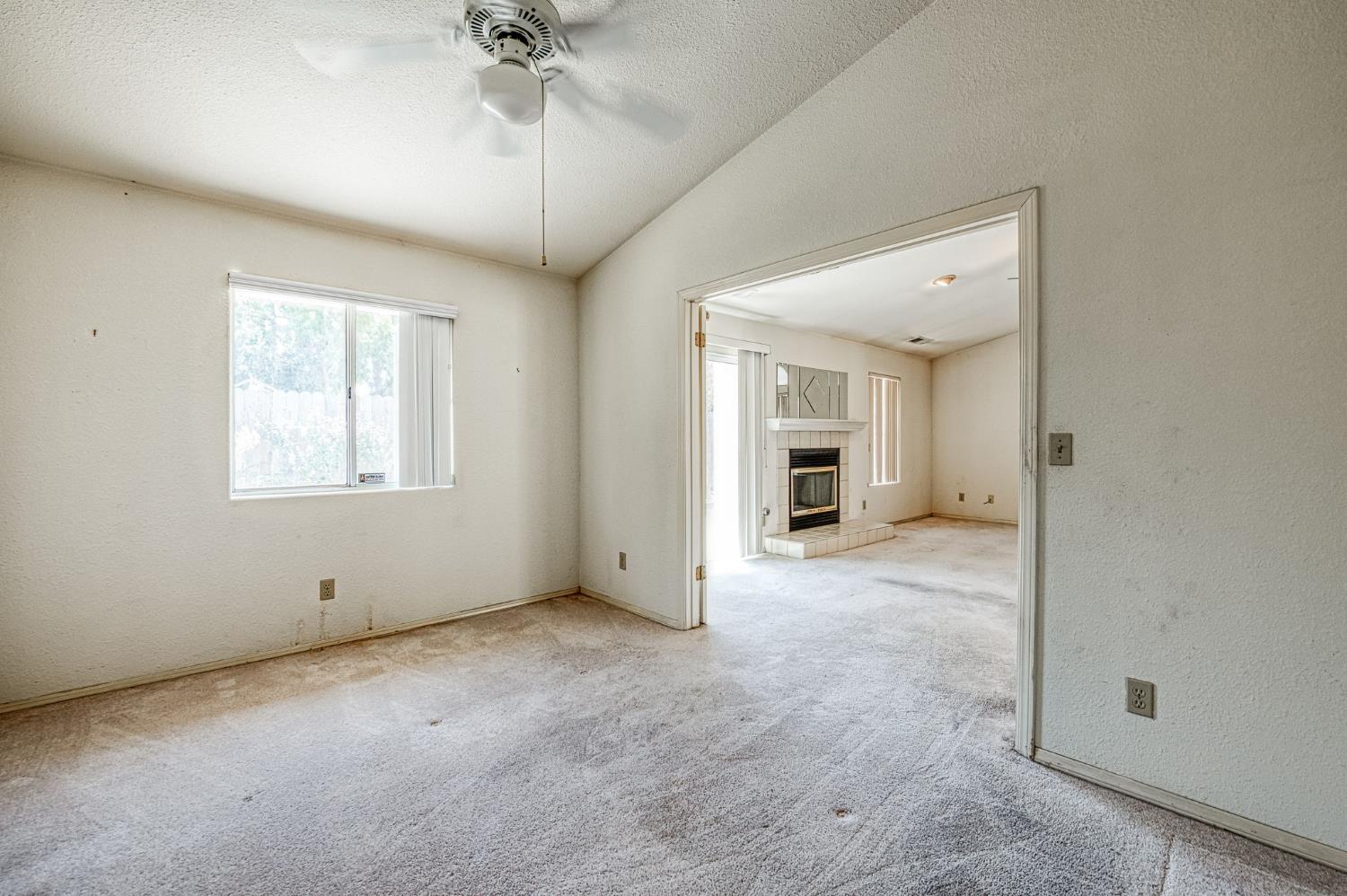 6706 N Chestnut Avenue # 103