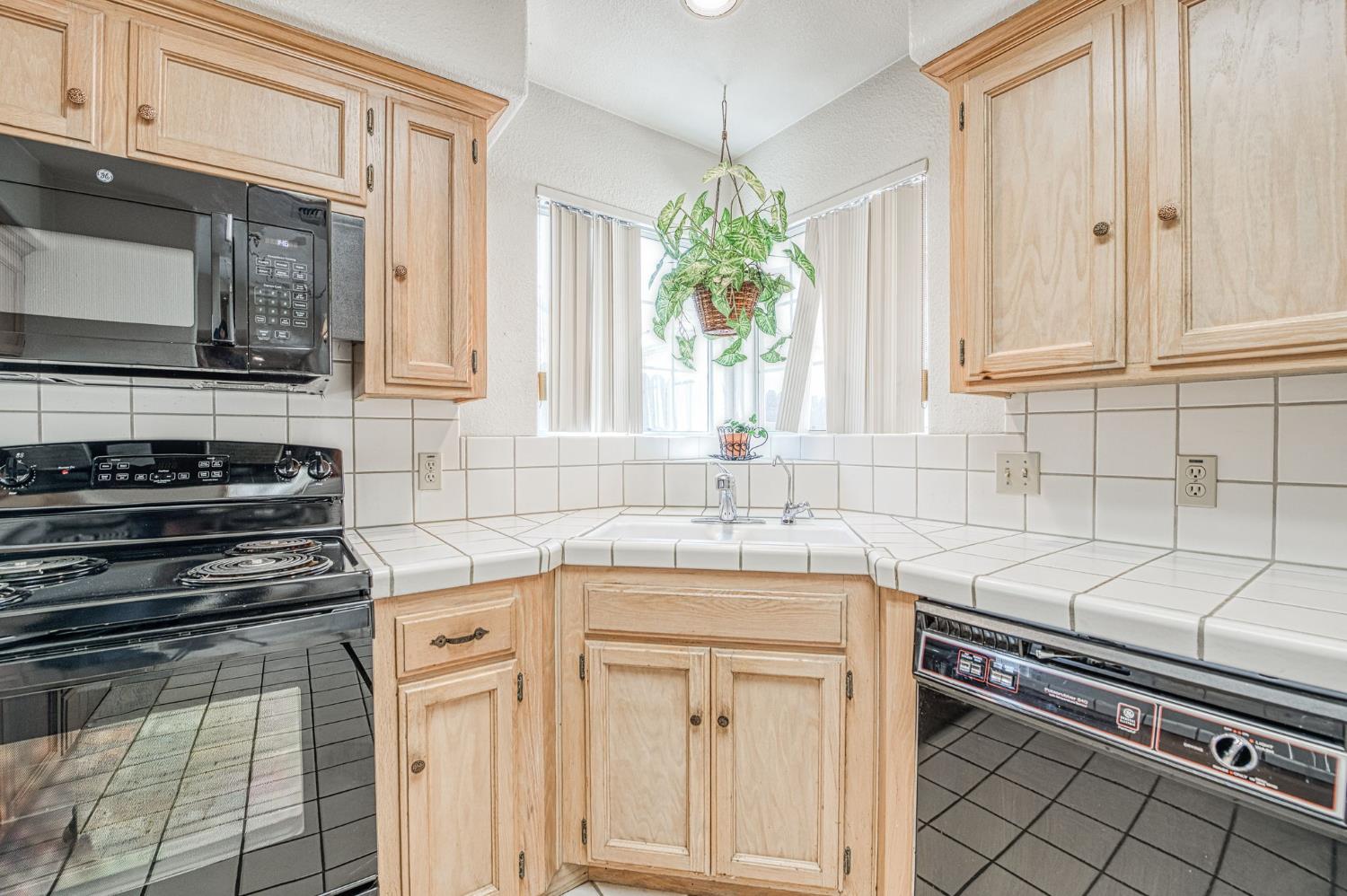 6706 N Chestnut Avenue # 103