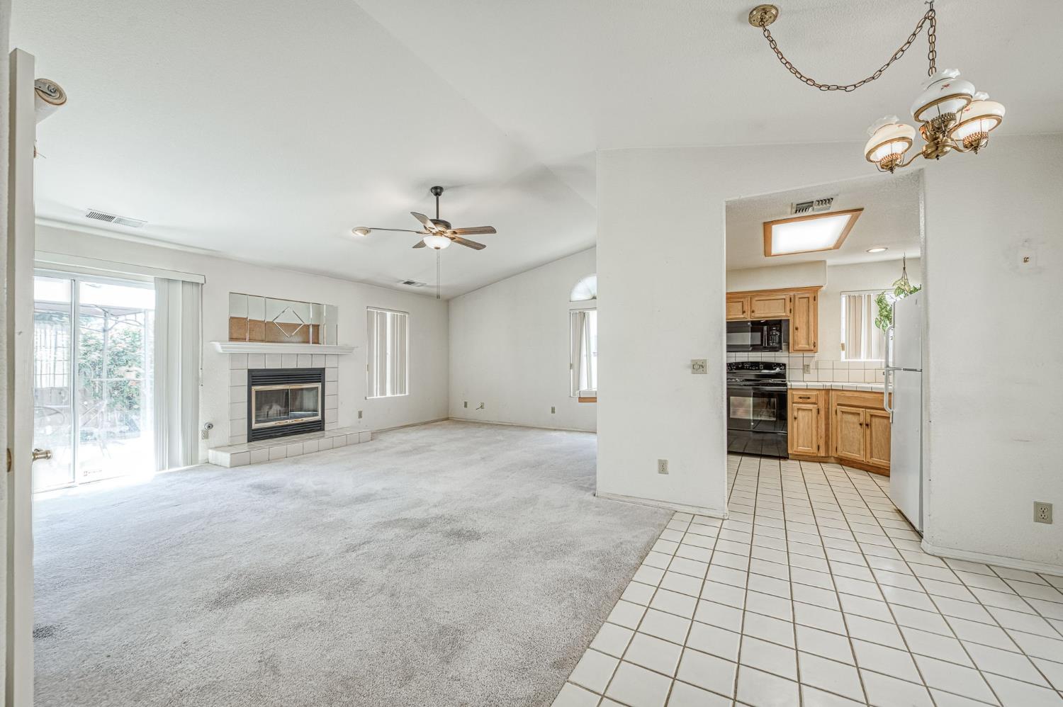 6706 N Chestnut Avenue # 103