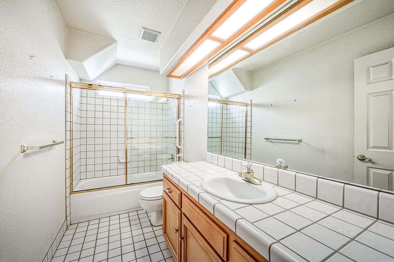 6706 N Chestnut Avenue # 103