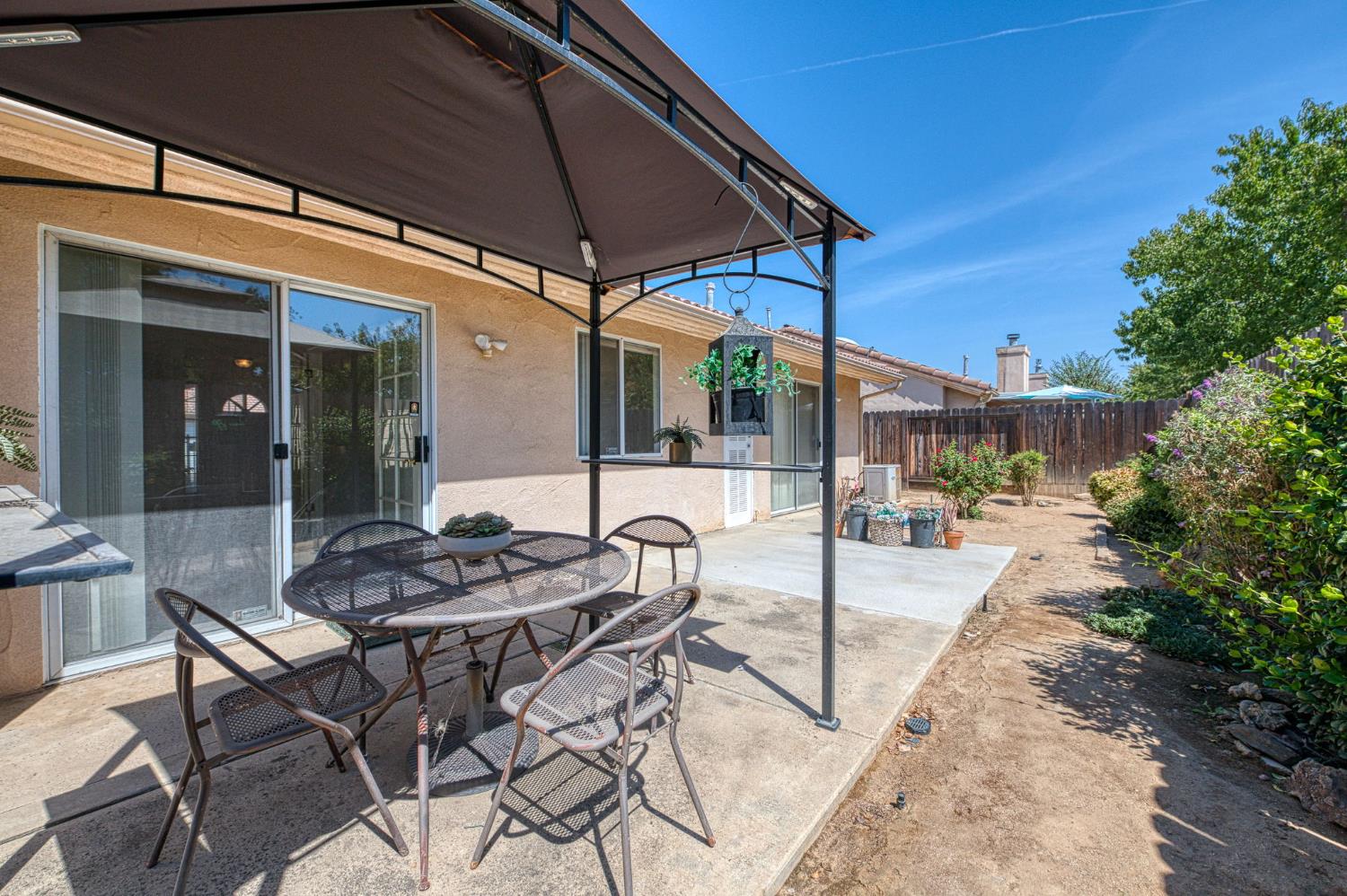 6706 N Chestnut Avenue # 103