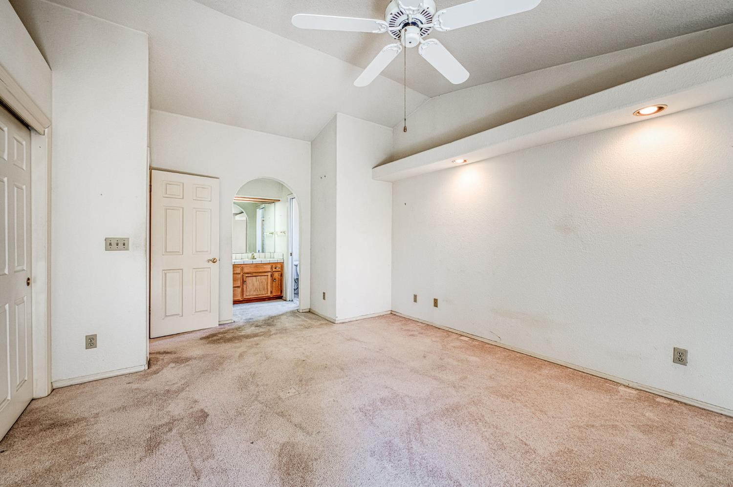 6706 N Chestnut Avenue # 103