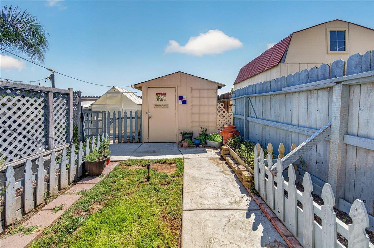 5607 W Hedges Avenue