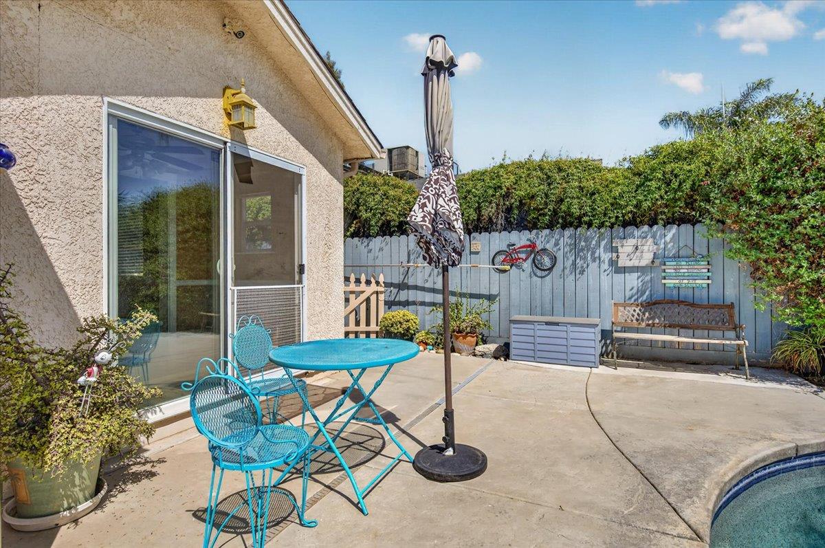 5607 W Hedges Avenue