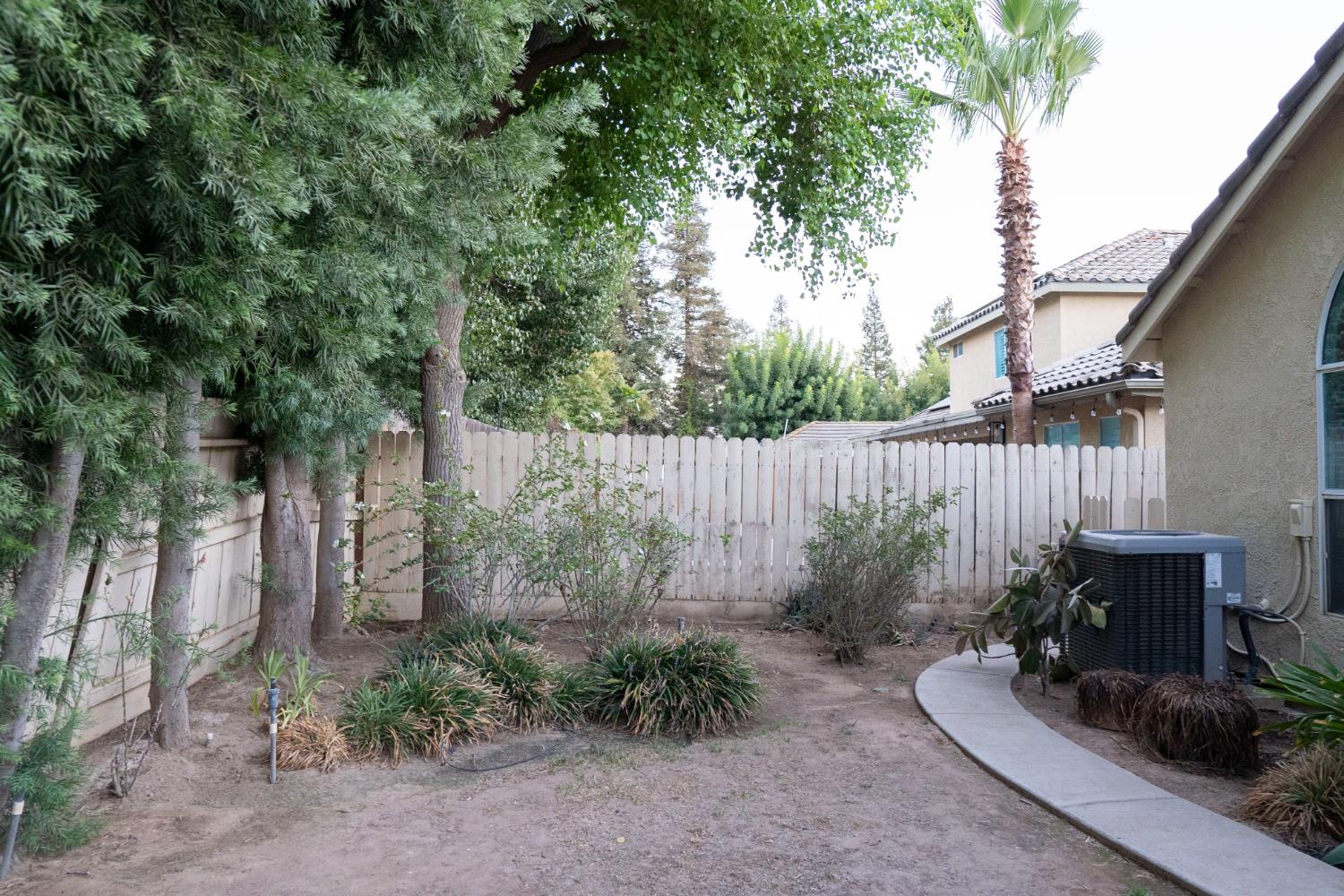 6152 N Gentry Avenue