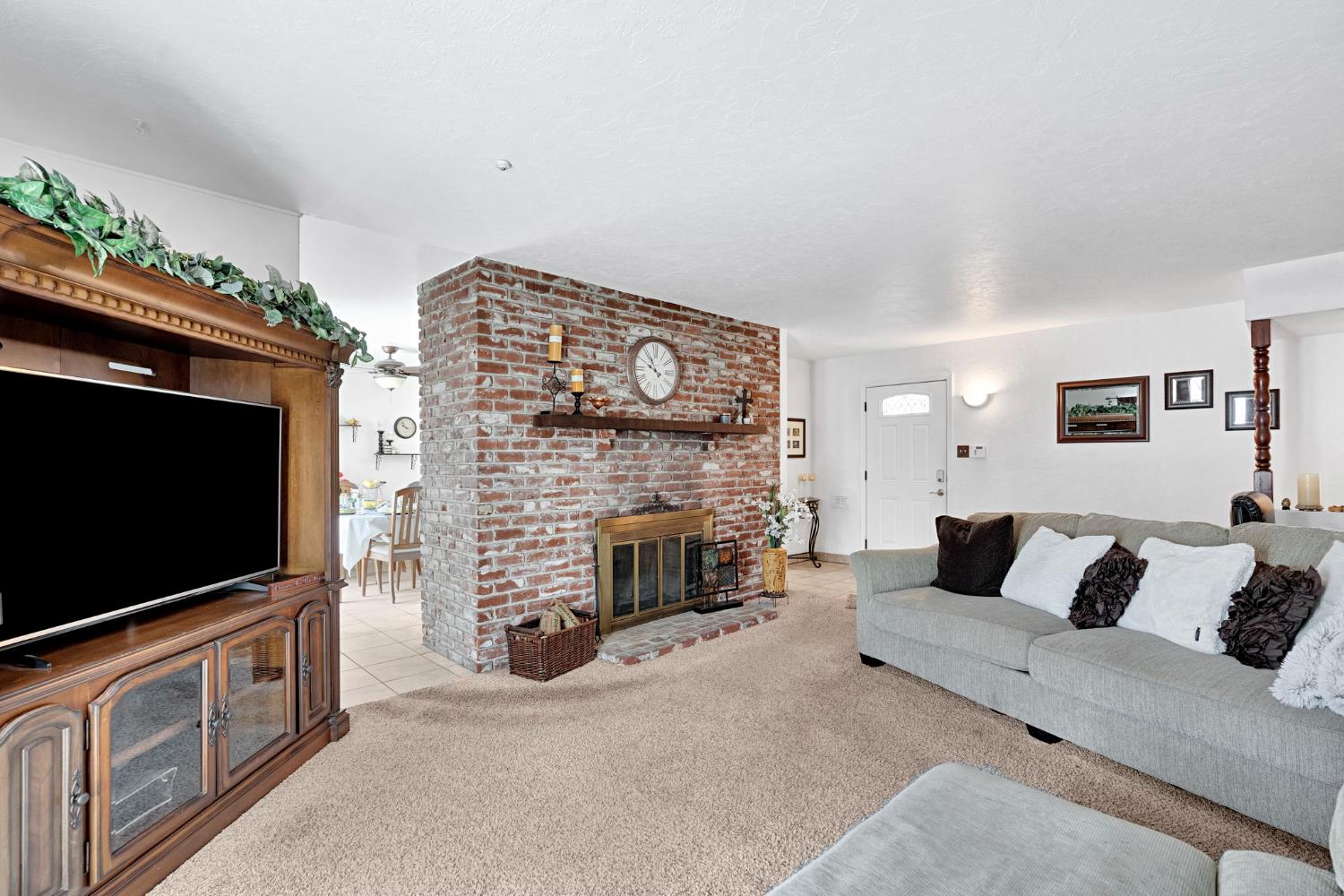 3635 E Bellaire Way