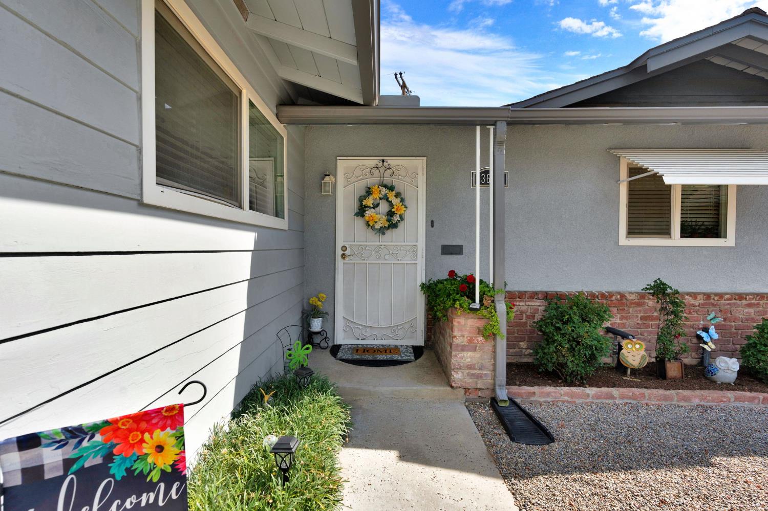 3635 E Bellaire Way