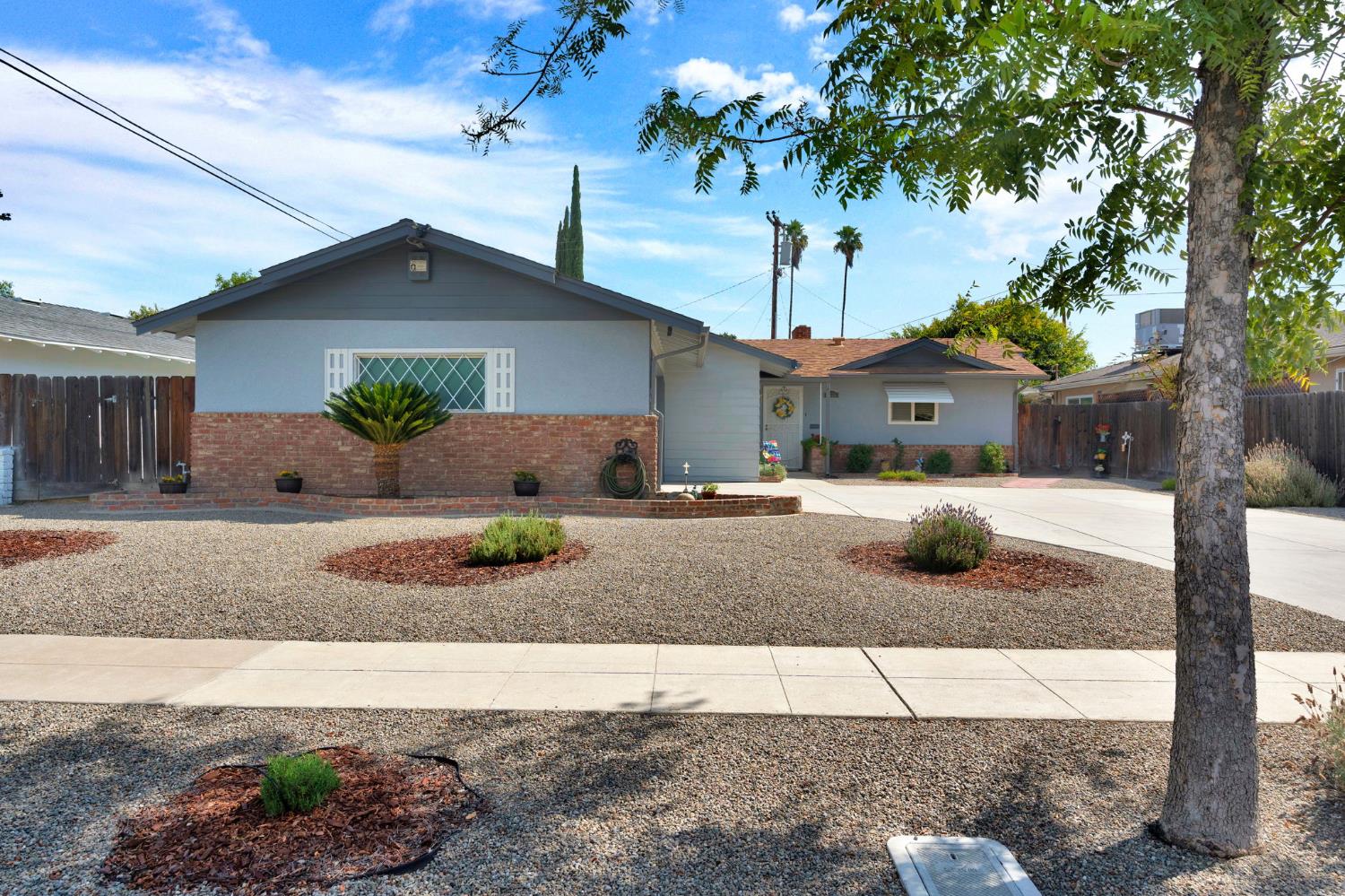 3635 E Bellaire Way