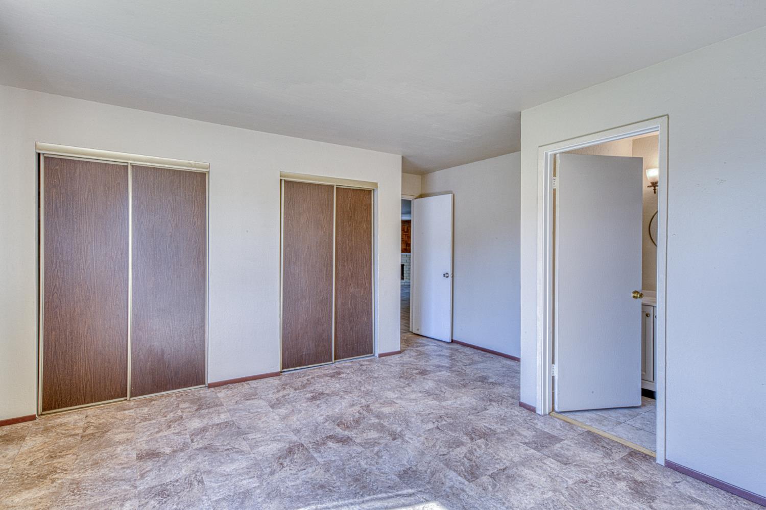 290 Carnoble Dr