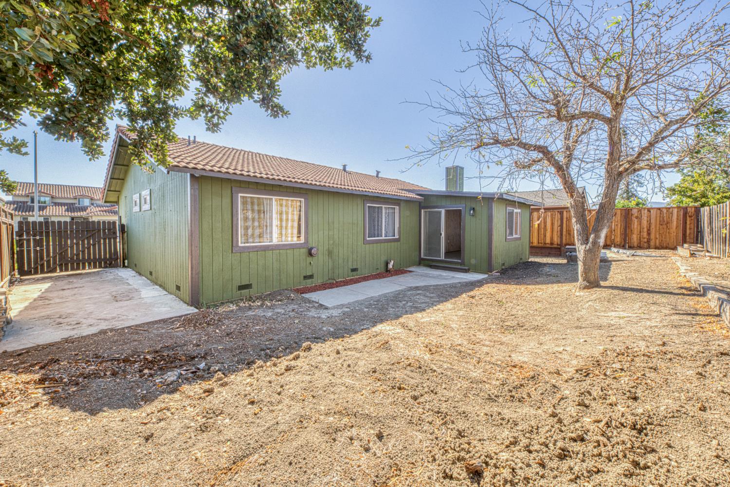 290 Carnoble Dr
