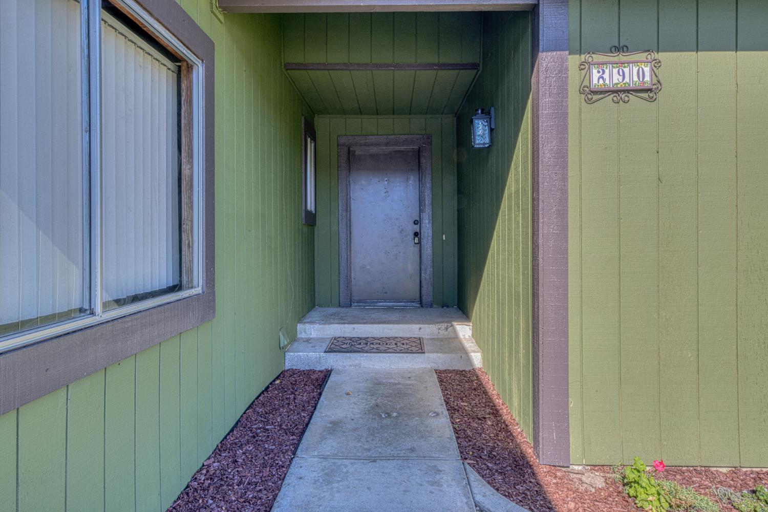 290 Carnoble Dr