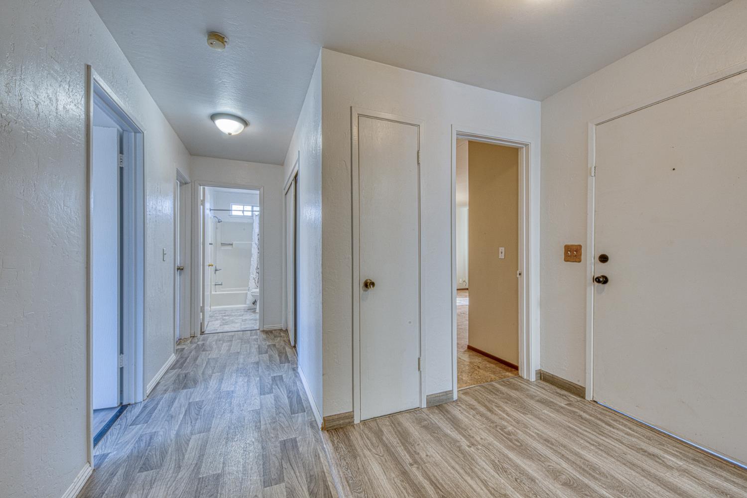290 Carnoble Dr