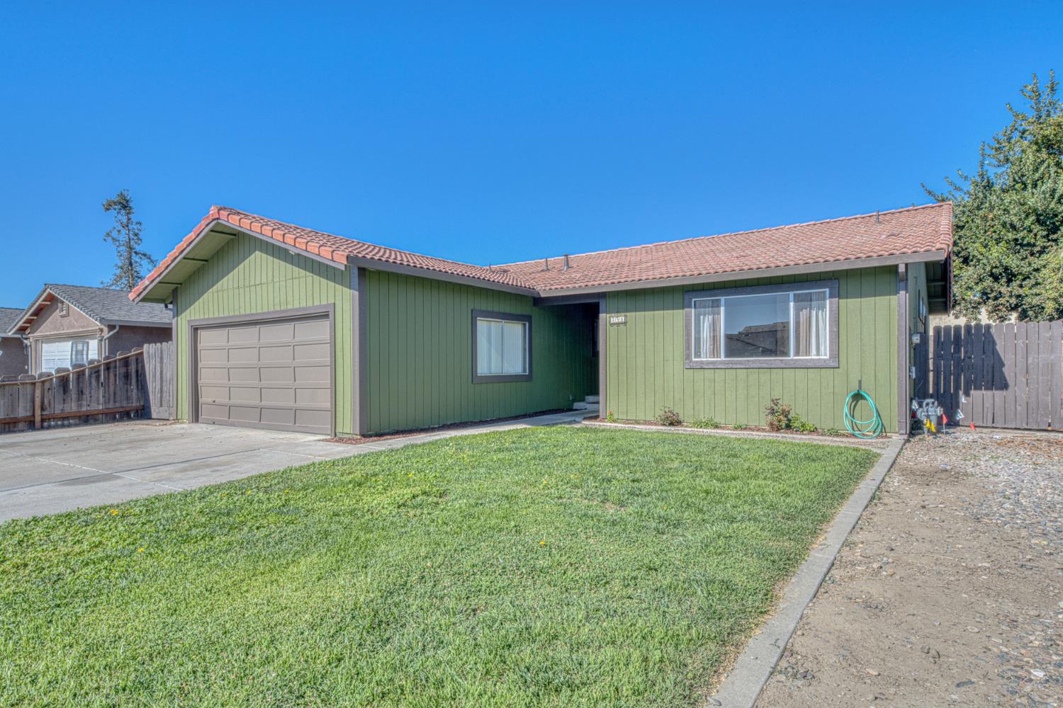 290 Carnoble Dr