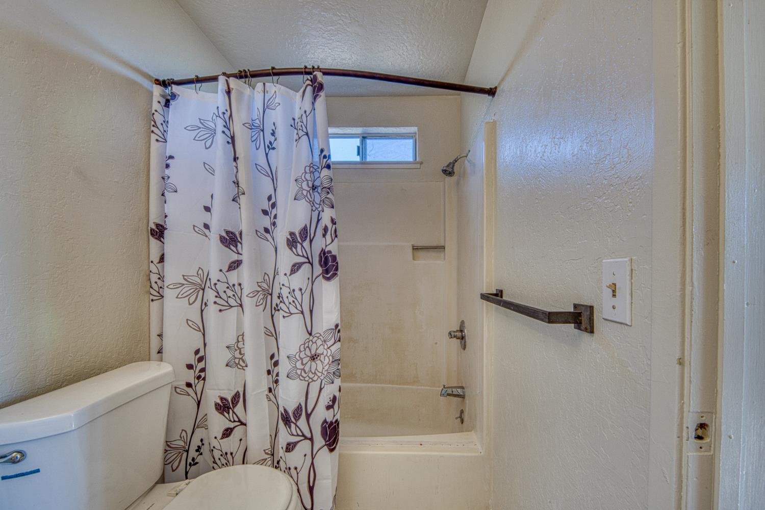 290 Carnoble Dr
