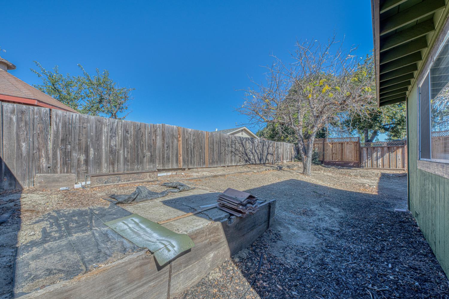 290 Carnoble Dr