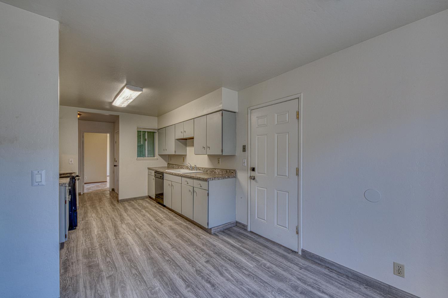 290 Carnoble Dr