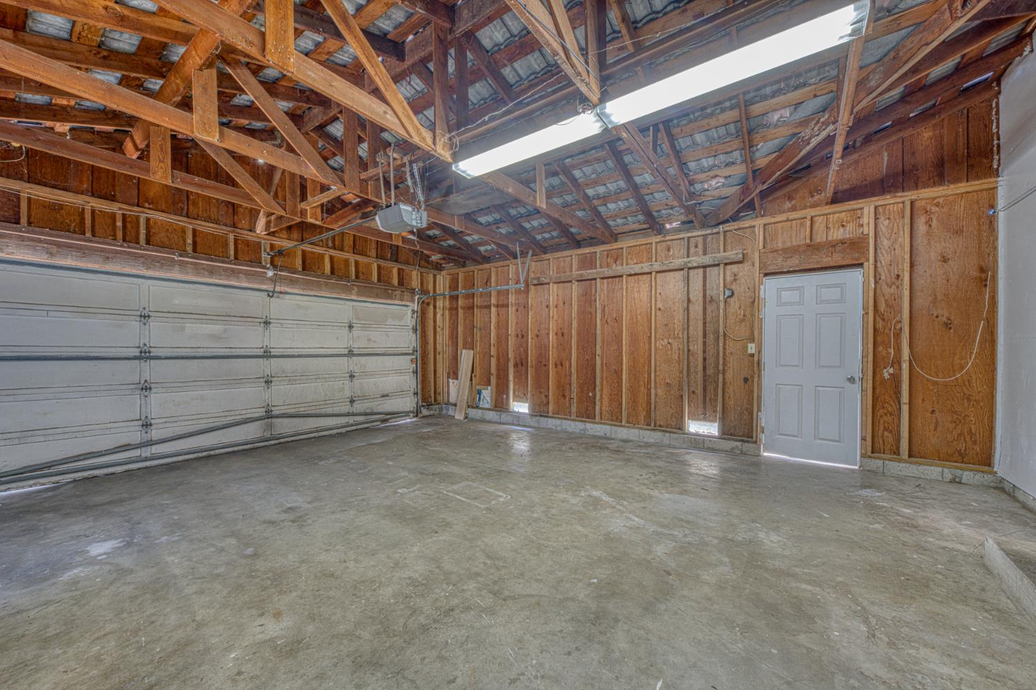 290 Carnoble Dr