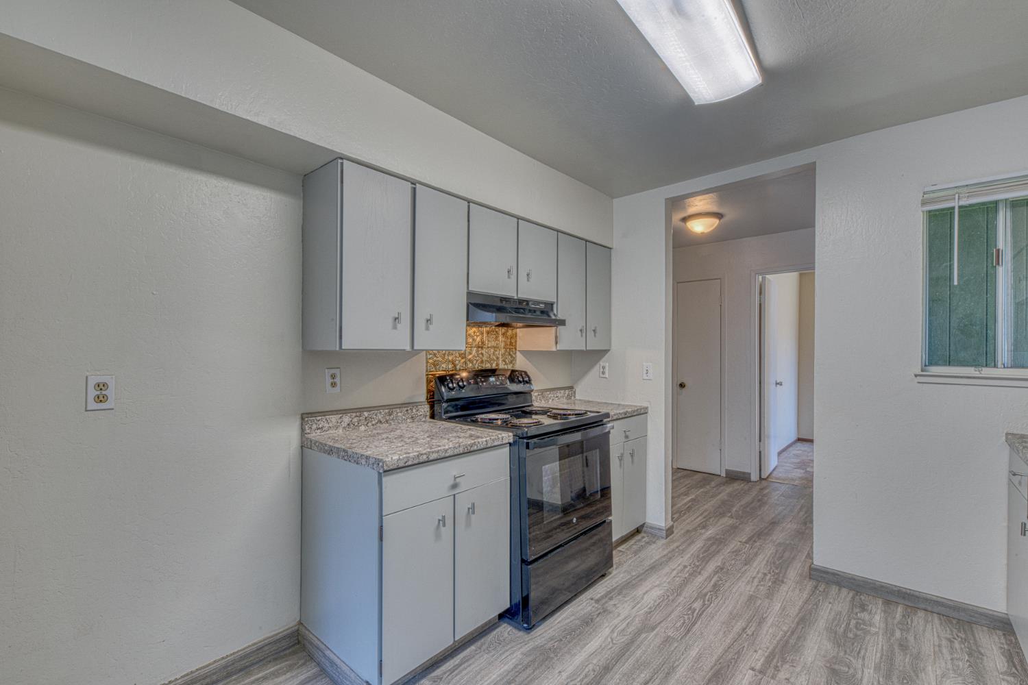 290 Carnoble Dr