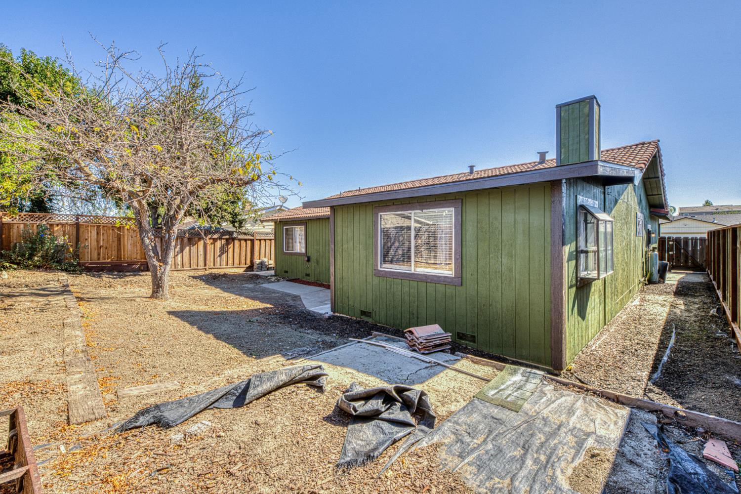 290 Carnoble Dr