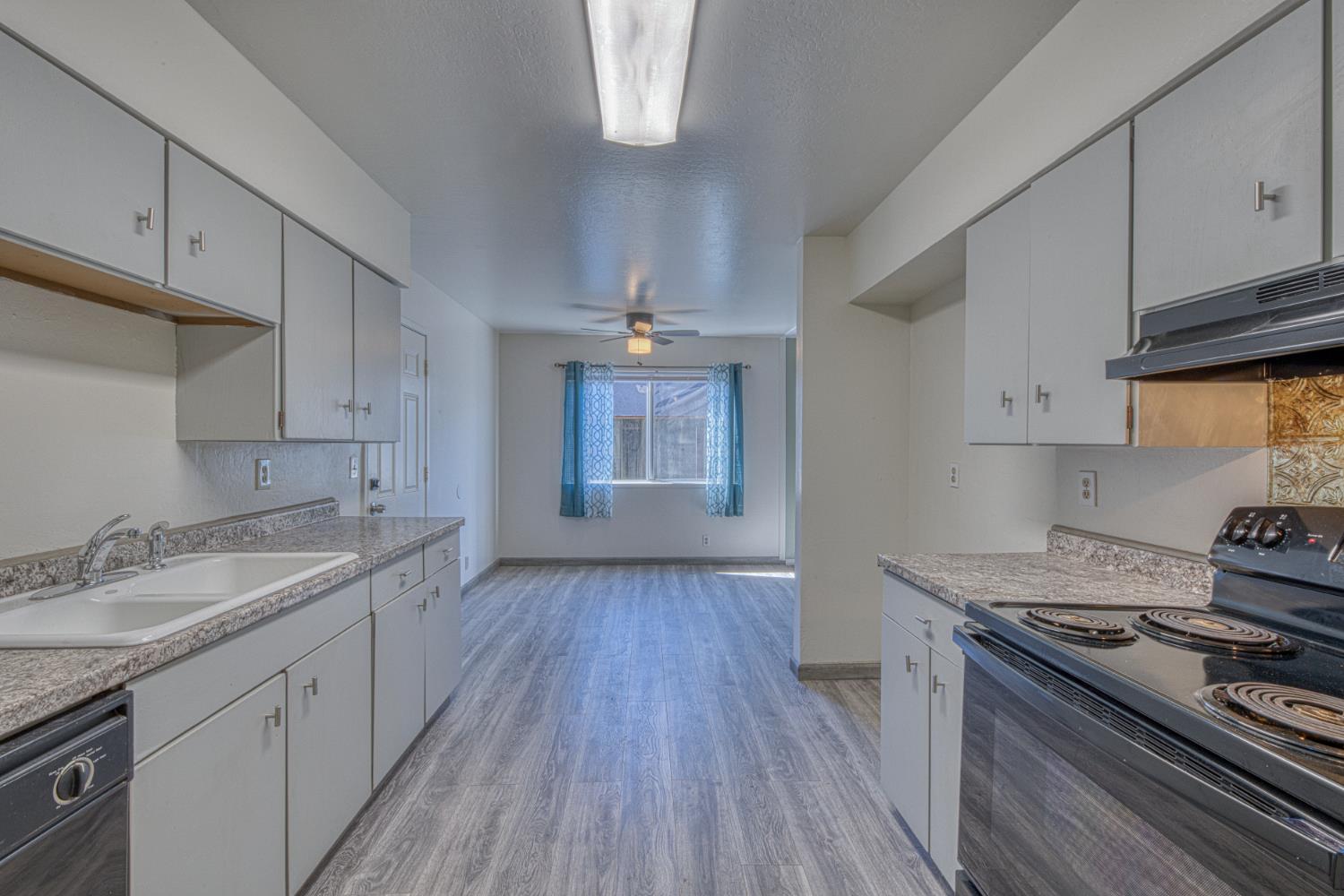 290 Carnoble Dr