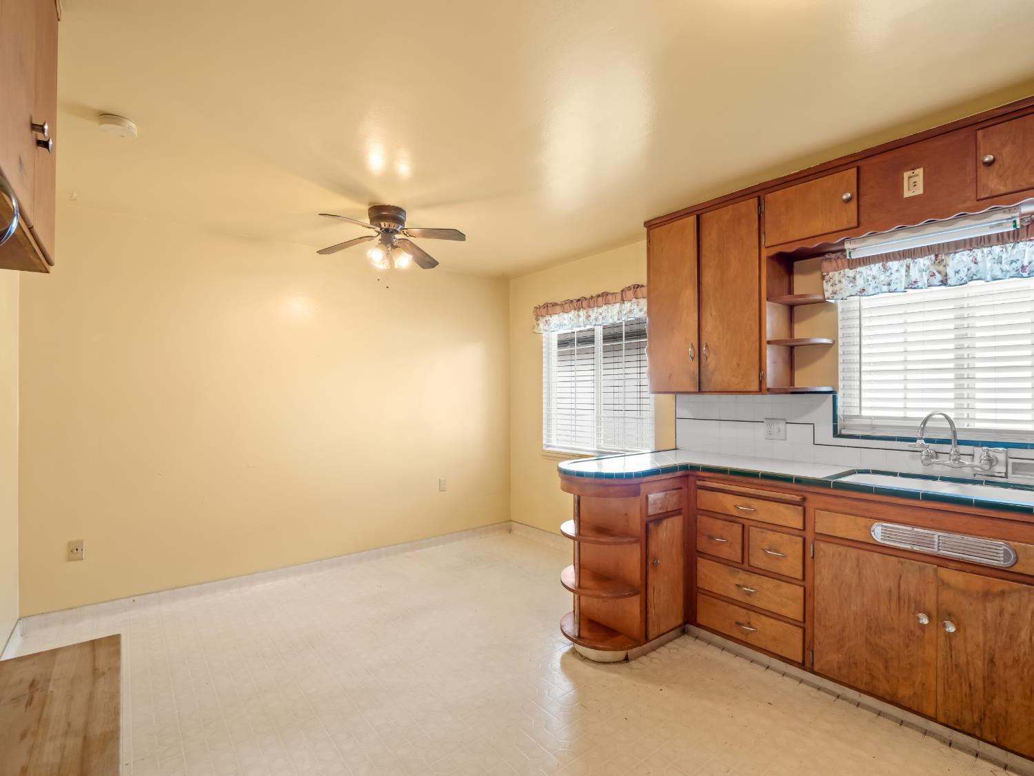 2014 E Simpson Avenue E