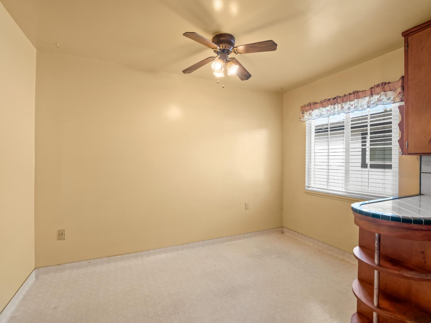 2014 E Simpson Avenue E