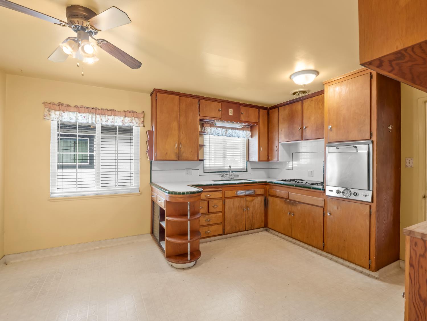 2014 E Simpson Avenue E