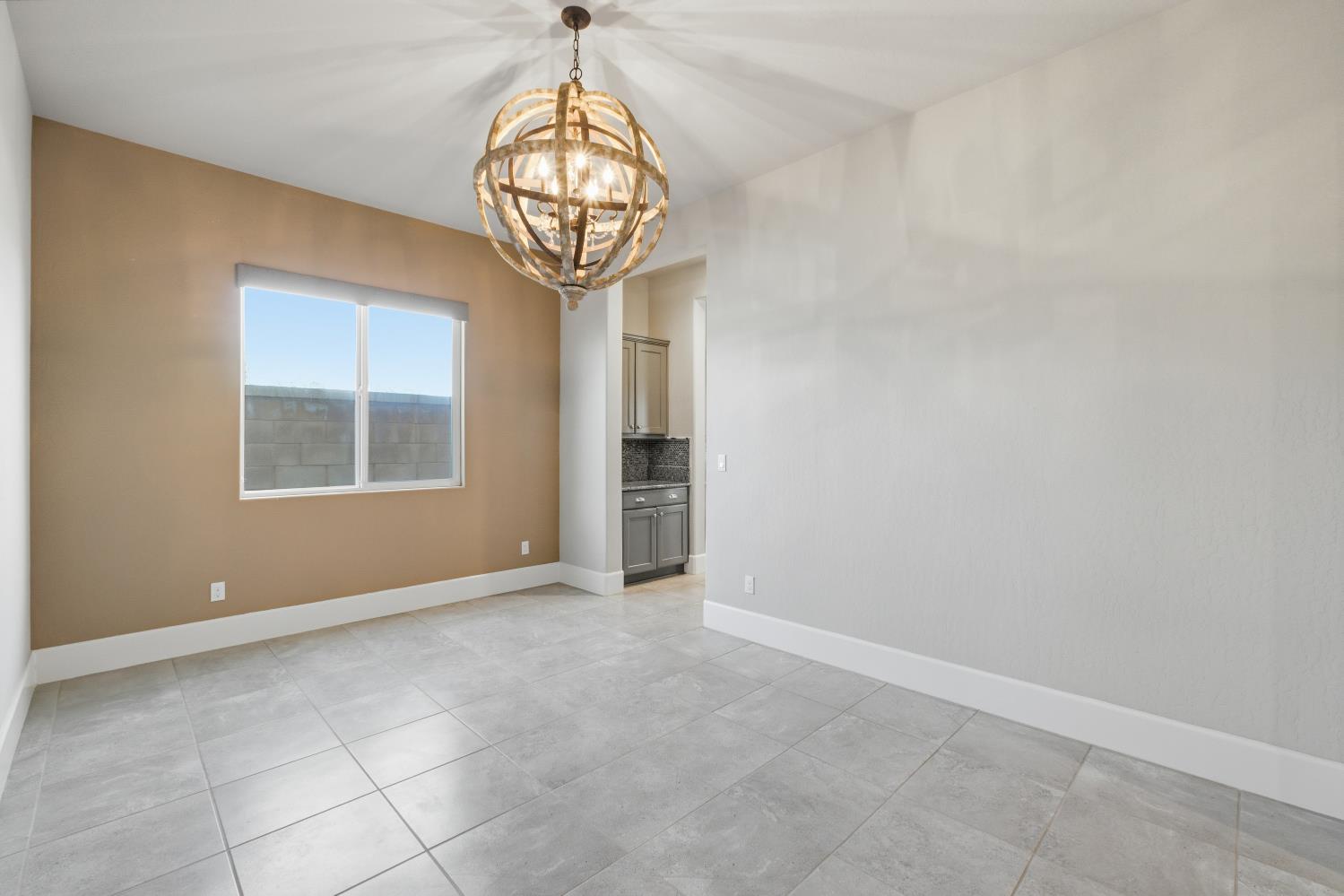 602 Pinnacle Drive W