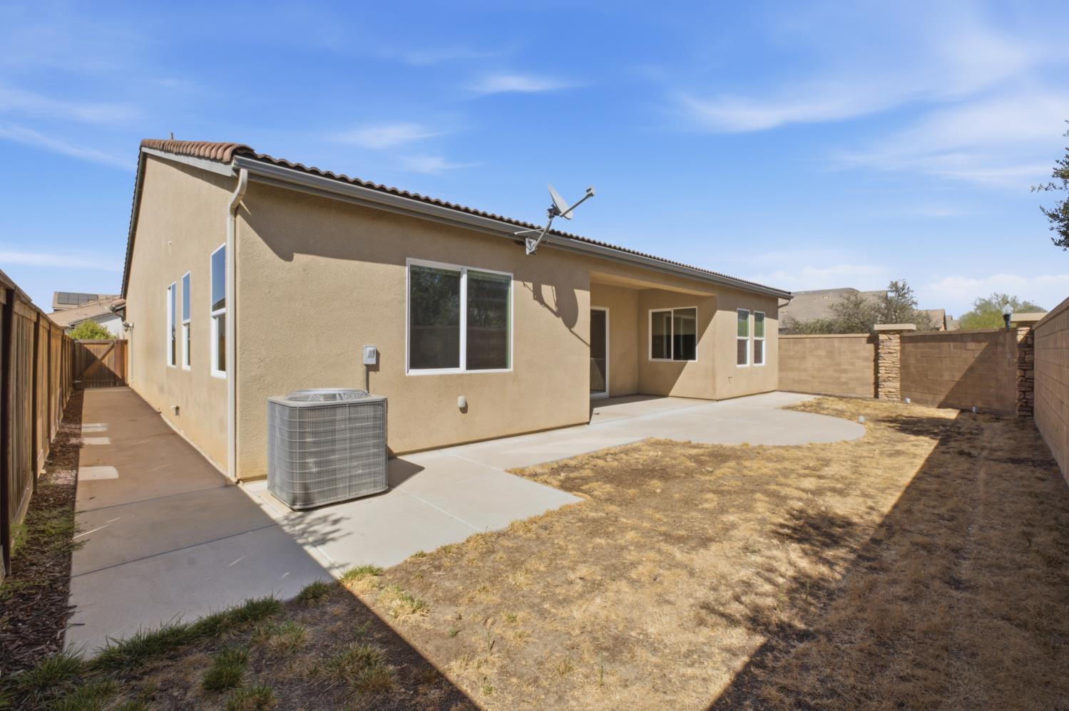 602 Pinnacle Drive W