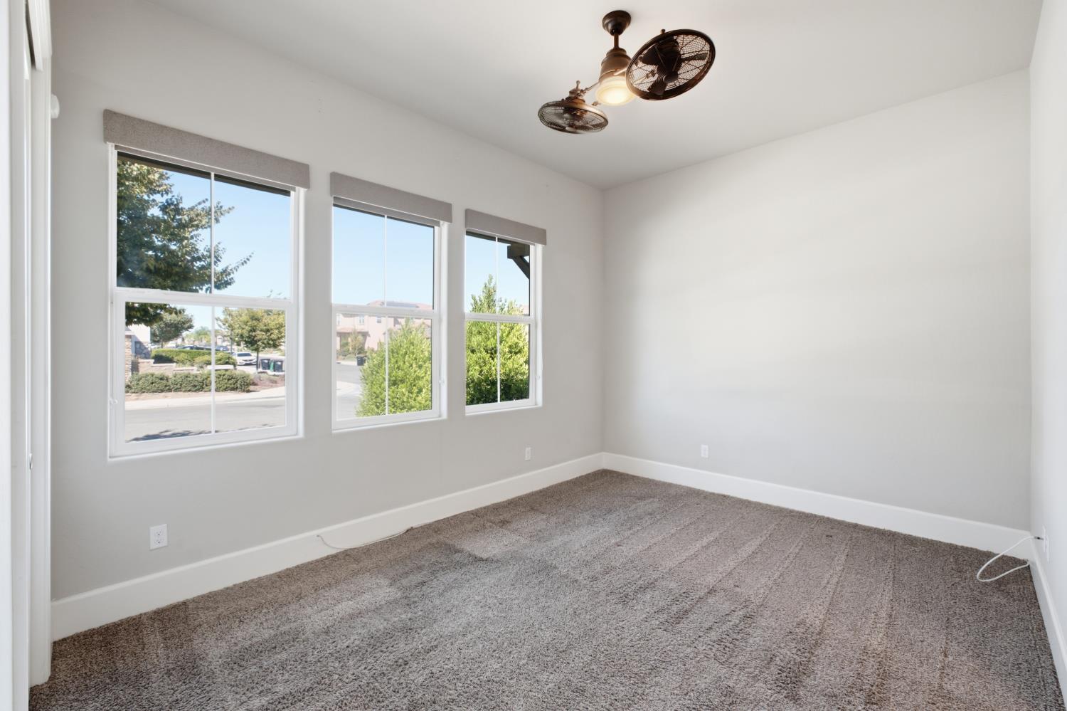 602 Pinnacle Drive W
