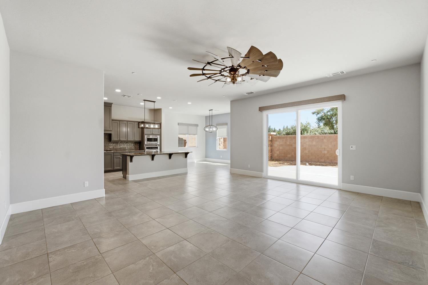602 Pinnacle Drive W