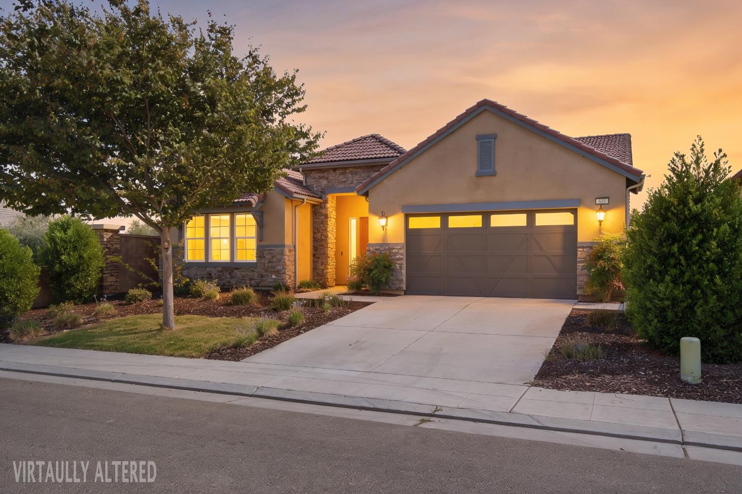 602 Pinnacle Drive W