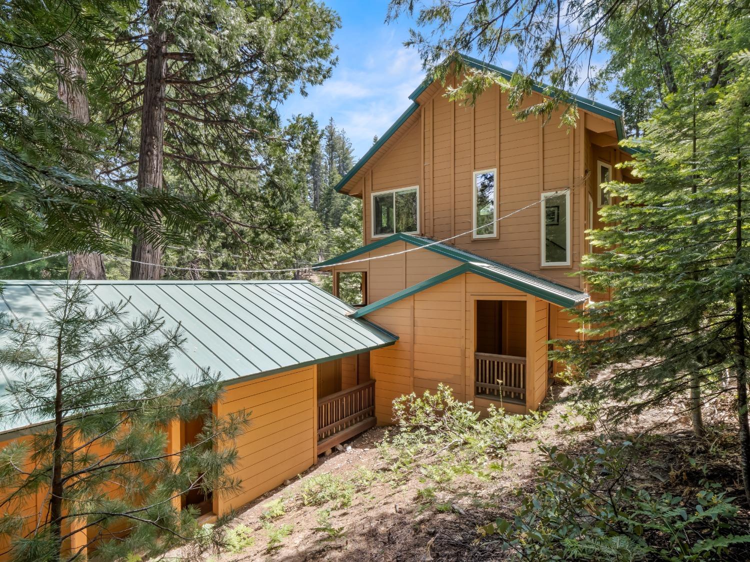 1153 Silver Tip Lane