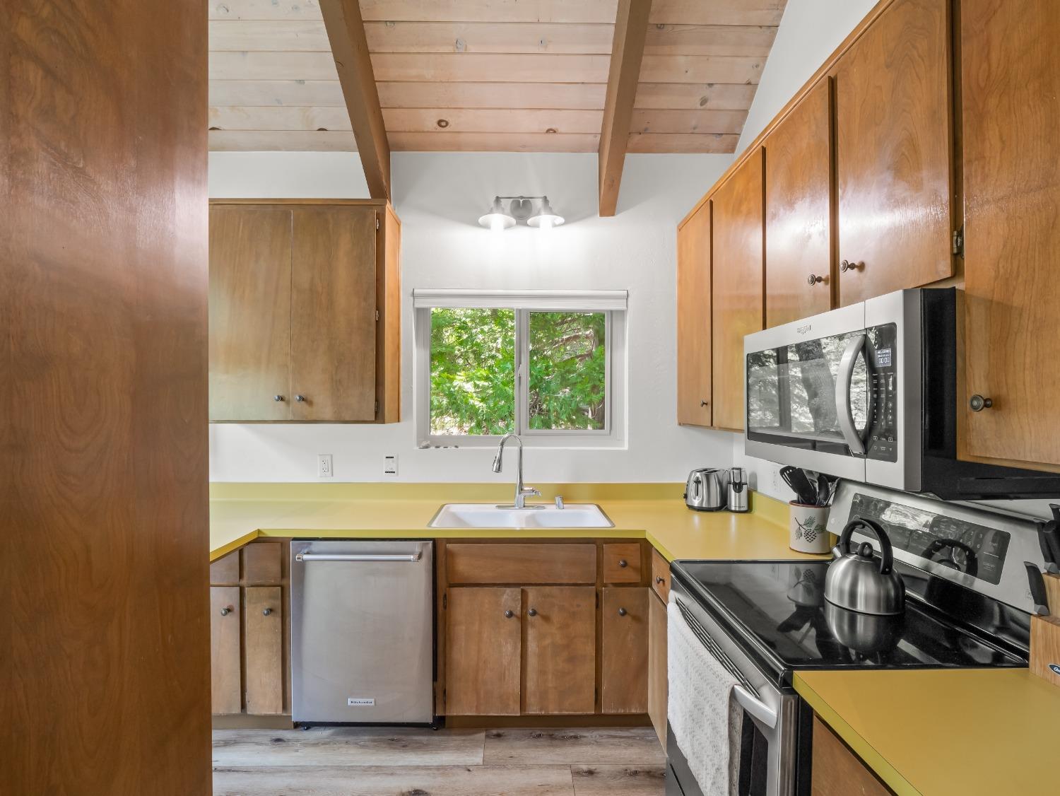 1153 Silver Tip Lane