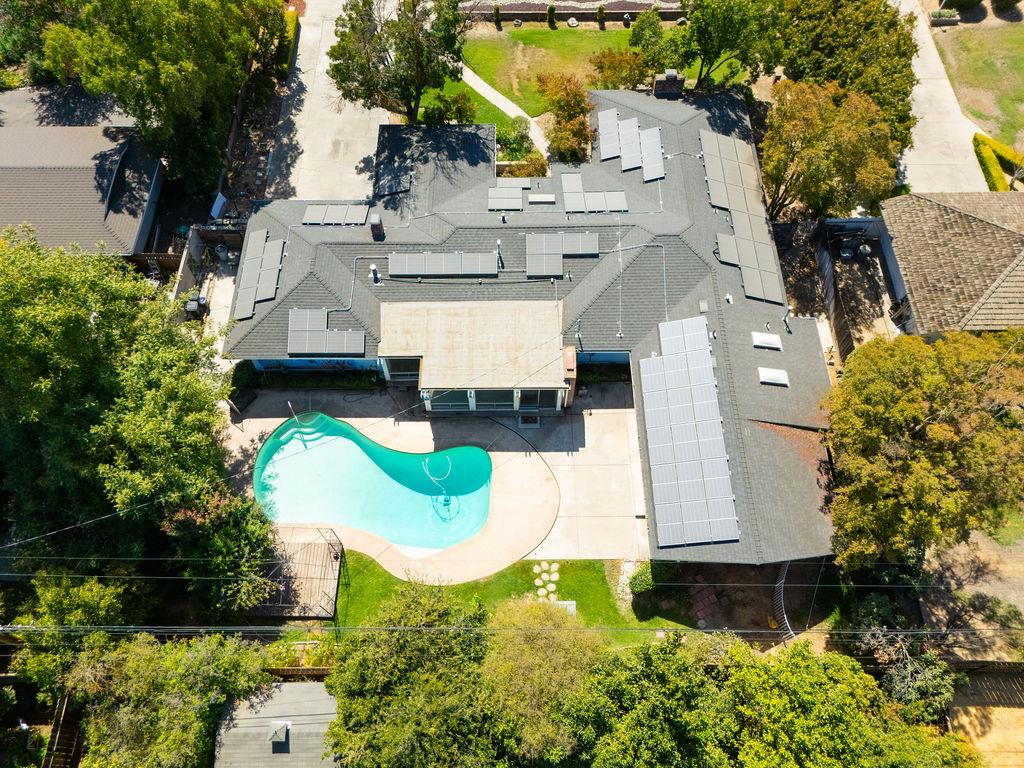 1236 W Scott Avenue