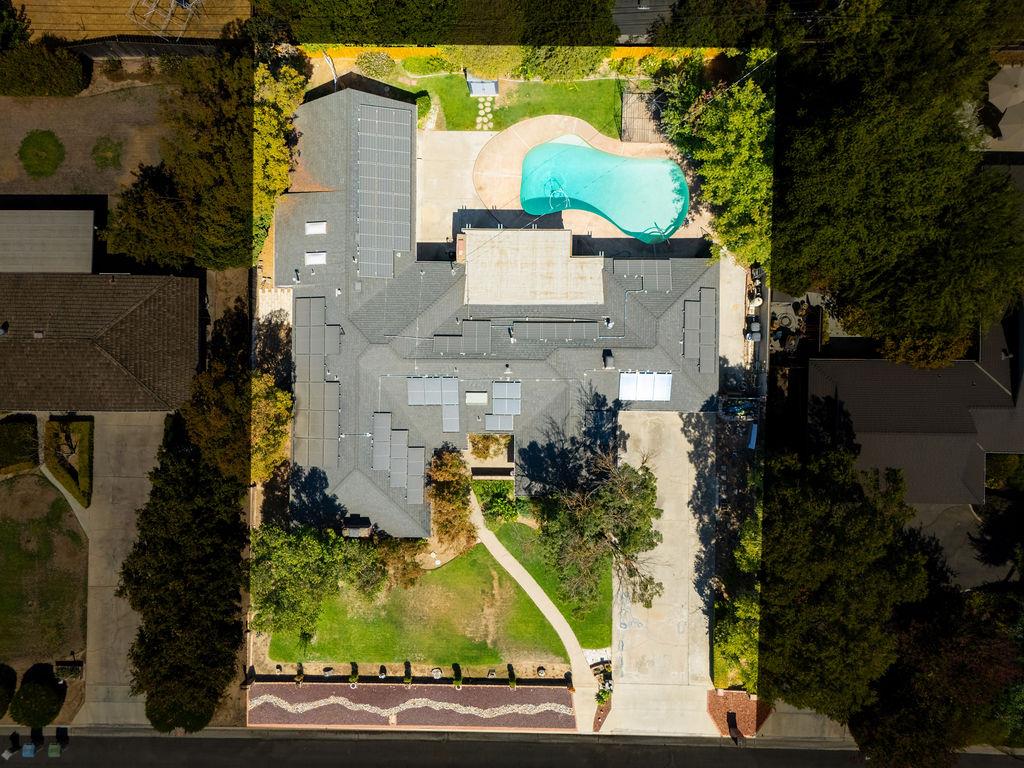 1236 W Scott Avenue
