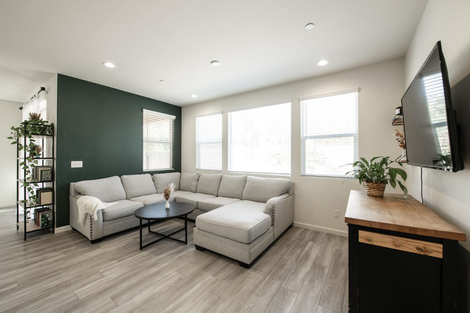 5438 W Santa Barbara Drive