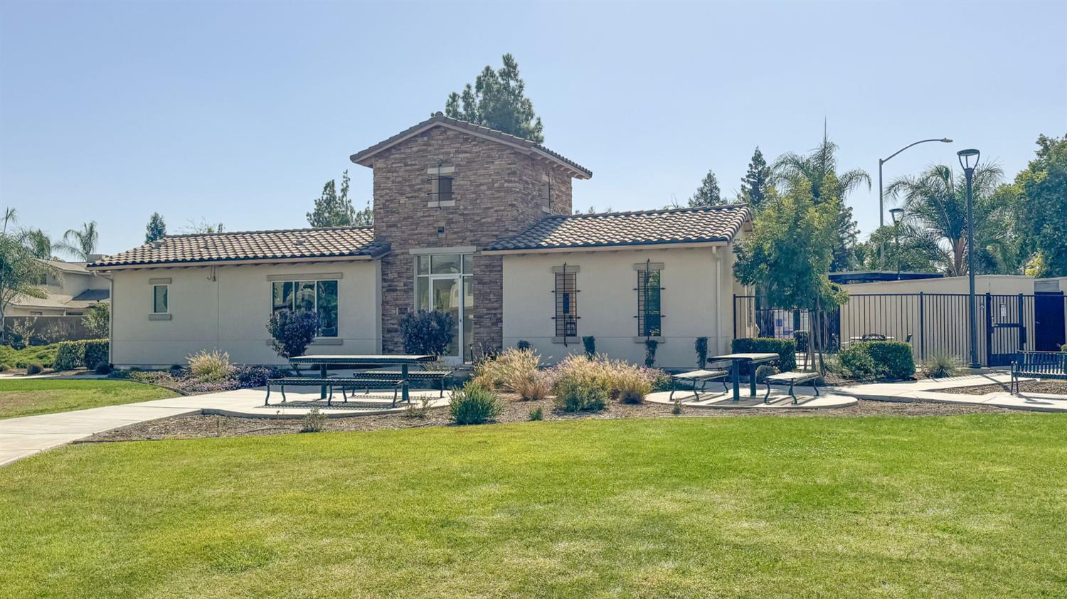 5438 W Santa Barbara Drive