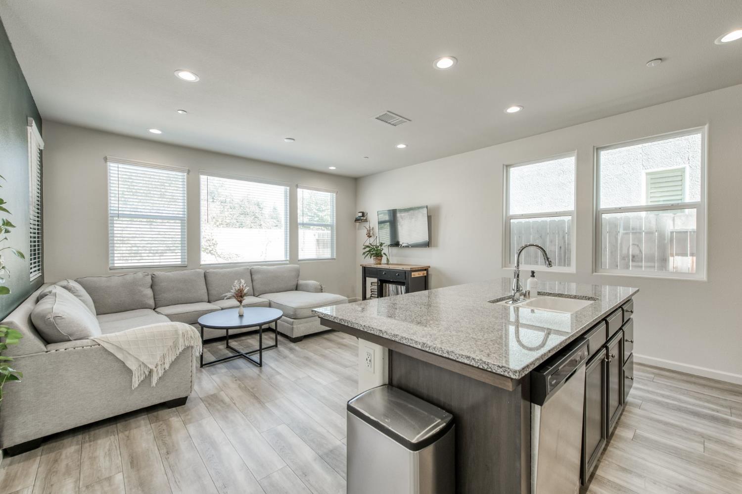 5438 W Santa Barbara Drive