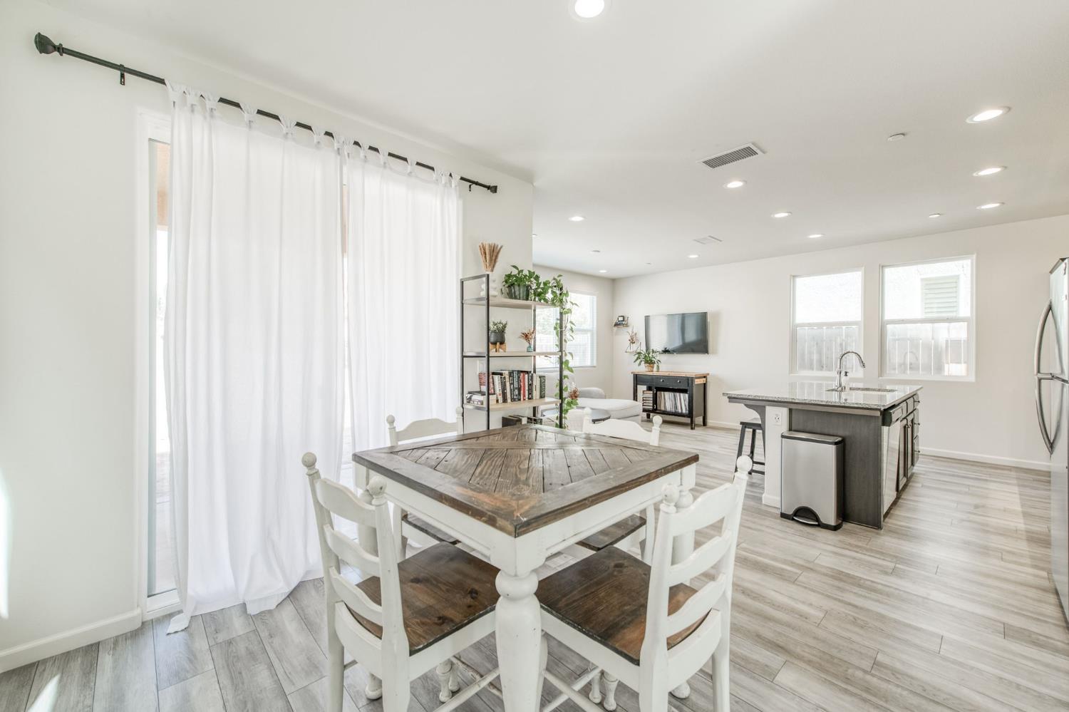 5438 W Santa Barbara Drive