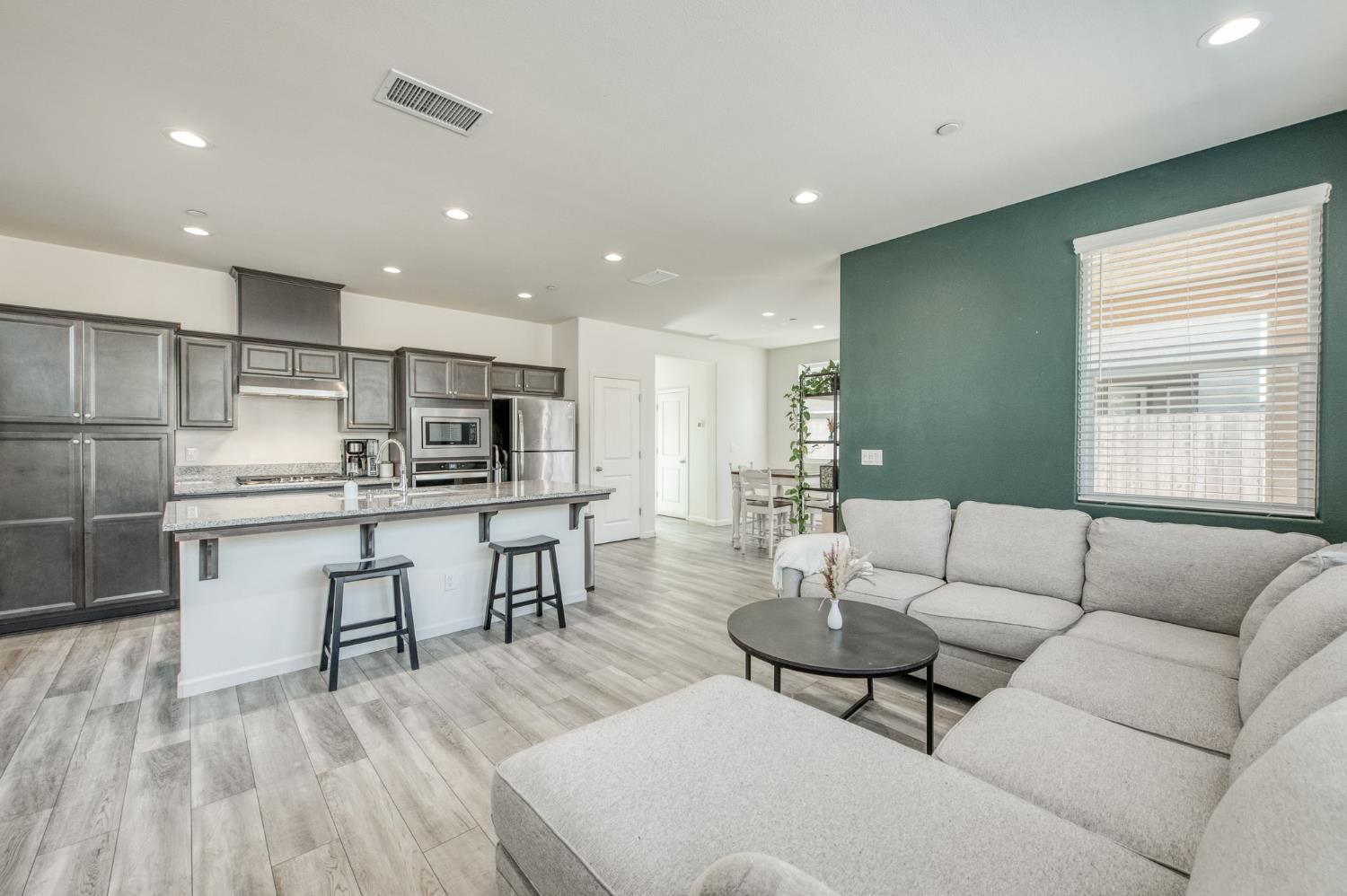 5438 W Santa Barbara Drive